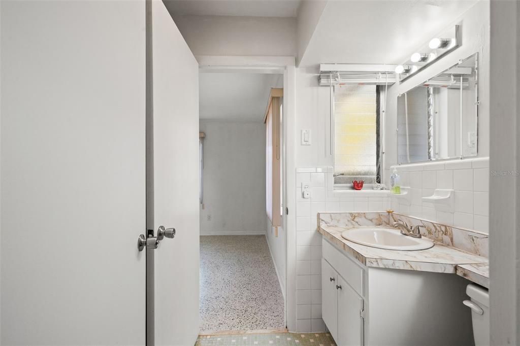 En Venta: $330,000 (3 camas, 2 baños, 1387 Pies cuadrados)