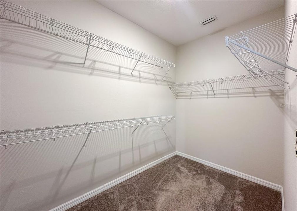 En Renta: $2,750 (4 camas, 3 baños, 2200 Pies cuadrados)
