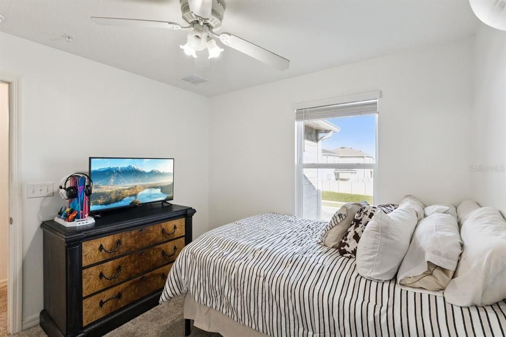For Sale: $305,000 (3 beds, 2 baths, 1575 Square Feet)