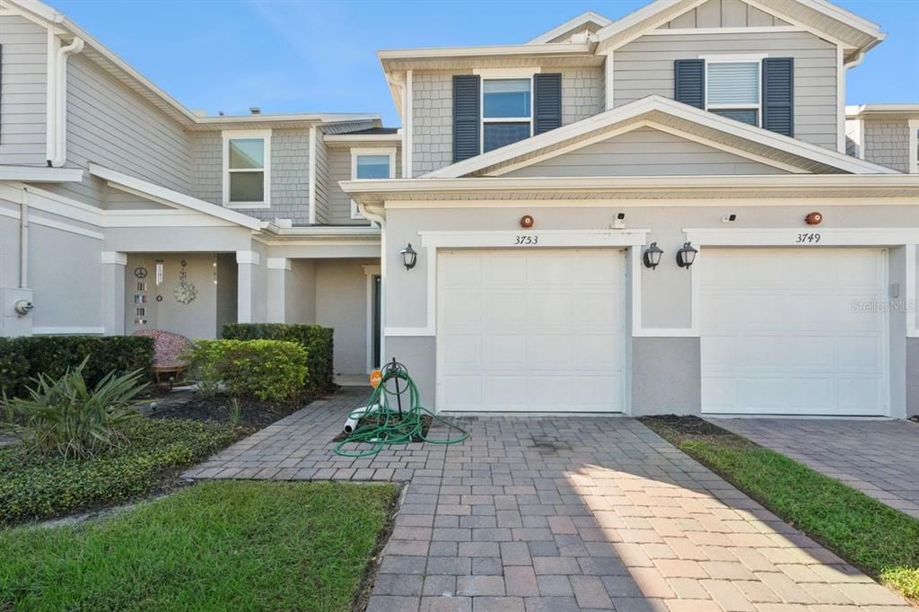 For Sale: $305,000 (3 beds, 2 baths, 1575 Square Feet)