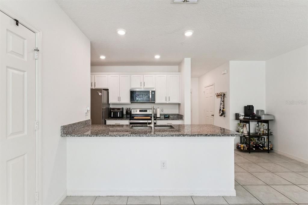 For Sale: $305,000 (3 beds, 2 baths, 1575 Square Feet)