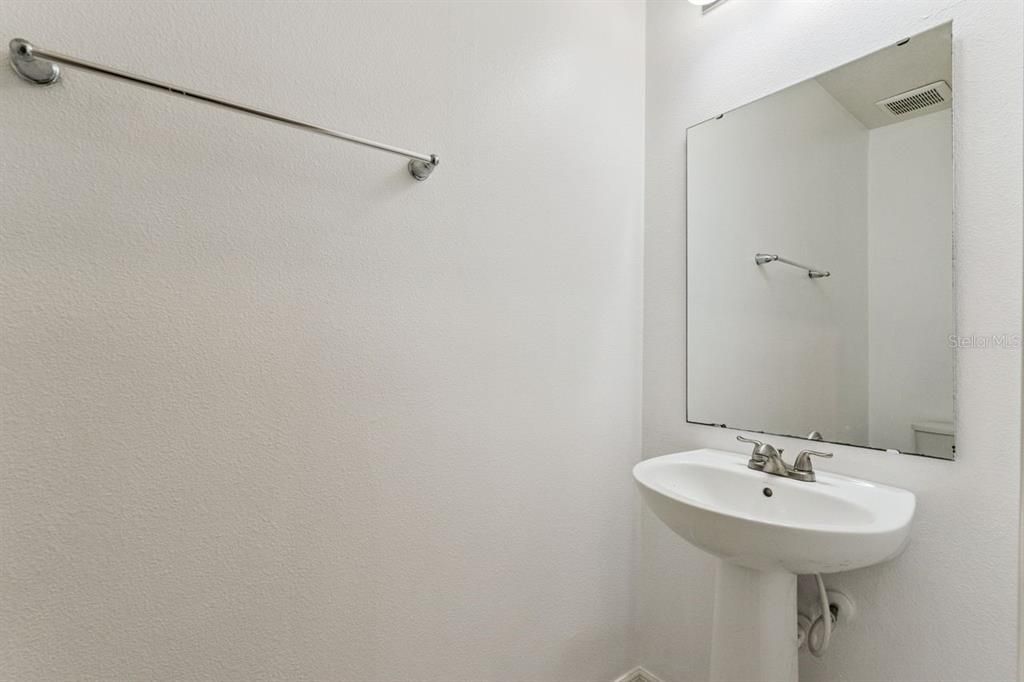 For Sale: $305,000 (3 beds, 2 baths, 1575 Square Feet)