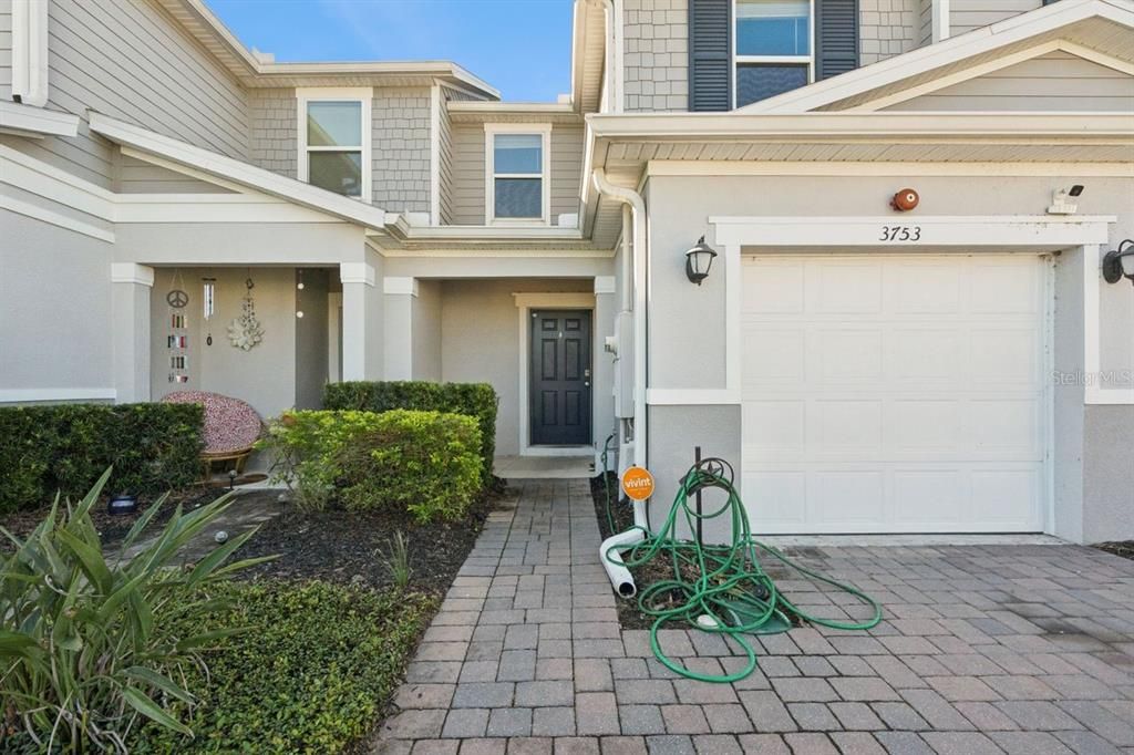 For Sale: $305,000 (3 beds, 2 baths, 1575 Square Feet)