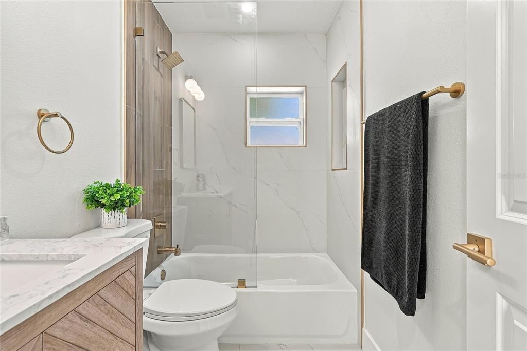 На продажу: $599,900 (4 спален, 2 ванн, 1454 Квадратных фут)