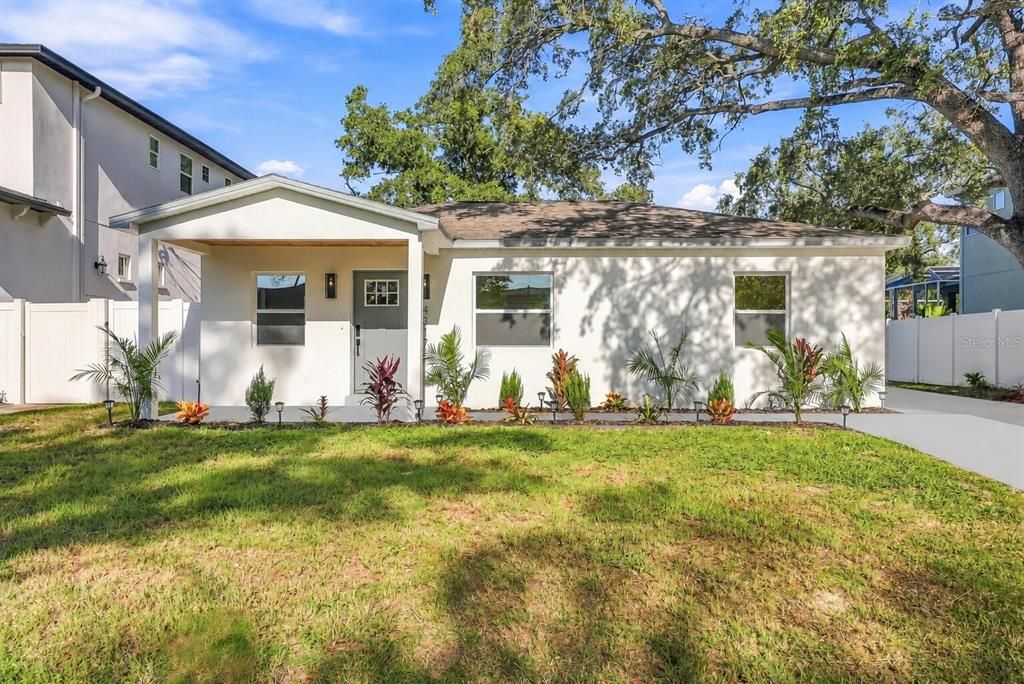 На продажу: $599,900 (4 спален, 2 ванн, 1454 Квадратных фут)