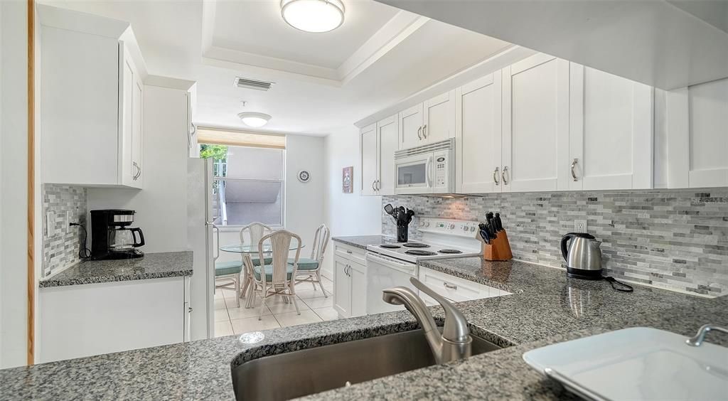 For Sale: $269,000 (2 beds, 2 baths, 1238 Square Feet)