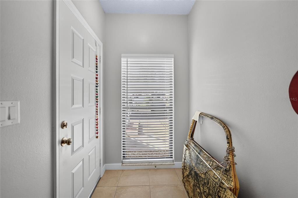 For Sale: $142,000 (2 beds, 2 baths, 1073 Square Feet)