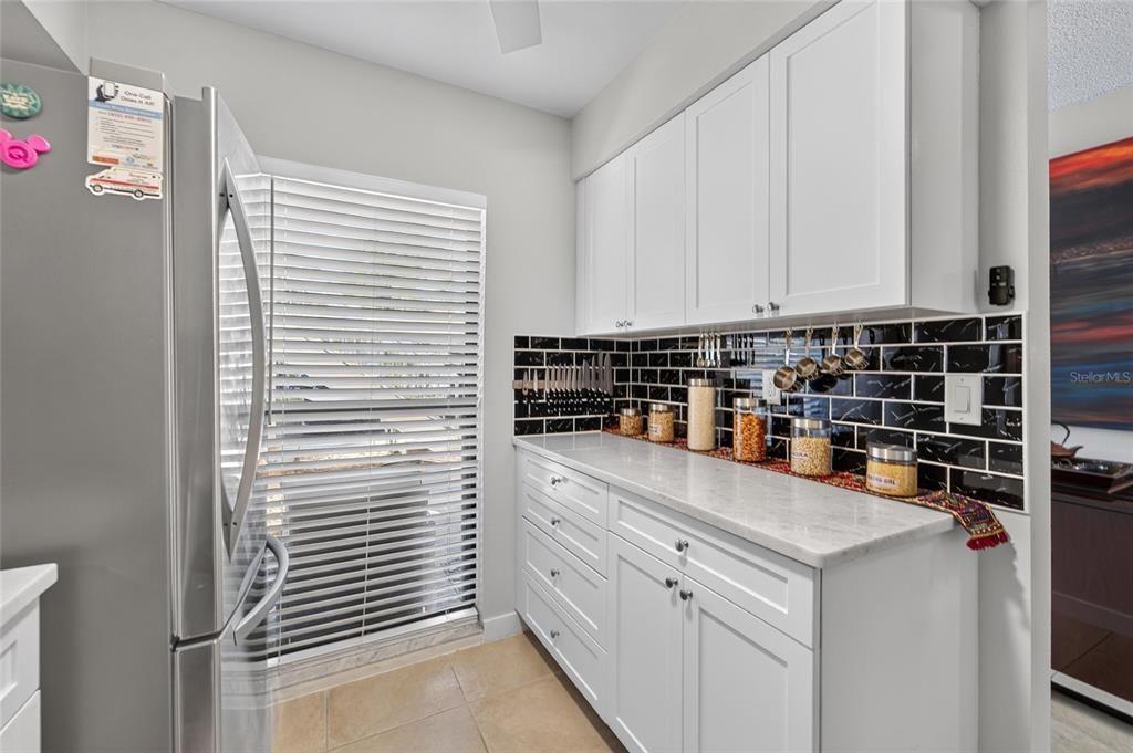 For Sale: $142,000 (2 beds, 2 baths, 1073 Square Feet)
