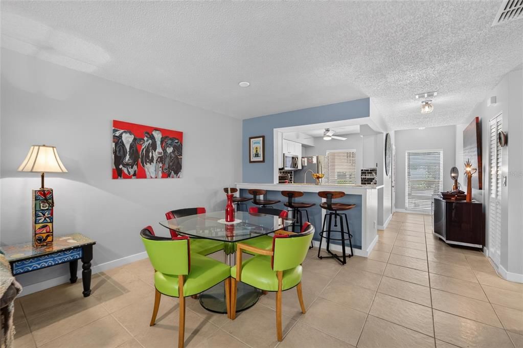 For Sale: $142,000 (2 beds, 2 baths, 1073 Square Feet)