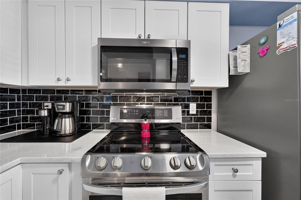 For Sale: $142,000 (2 beds, 2 baths, 1073 Square Feet)