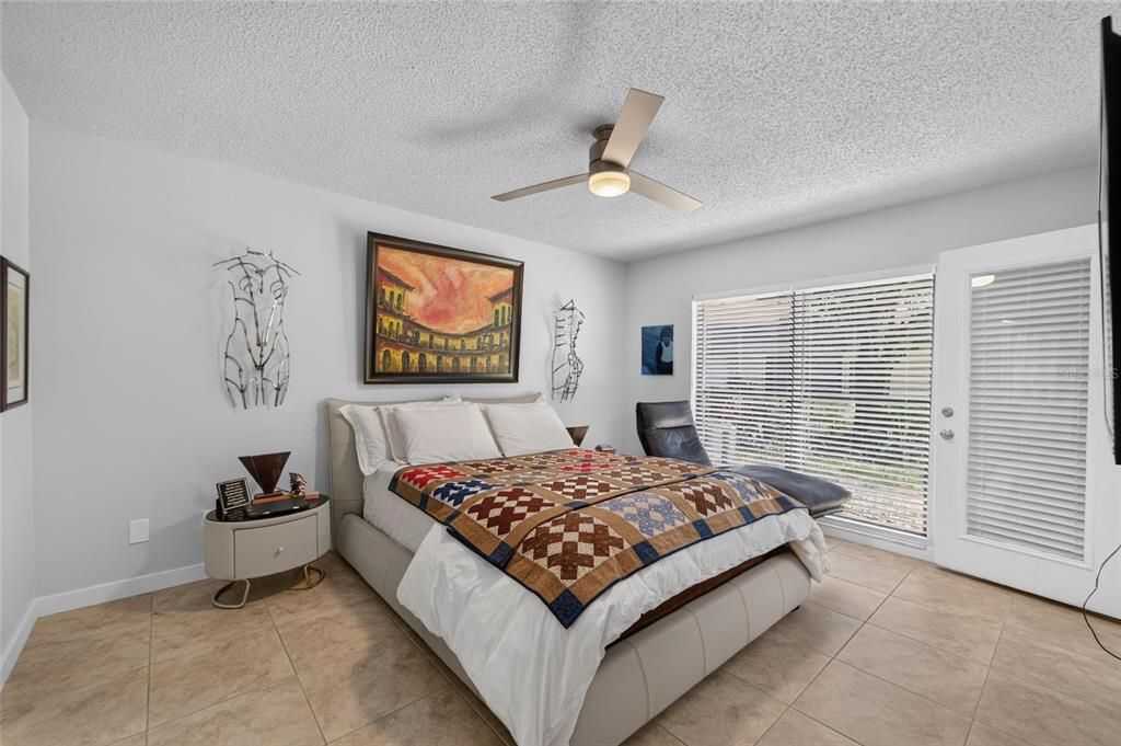 For Sale: $142,000 (2 beds, 2 baths, 1073 Square Feet)