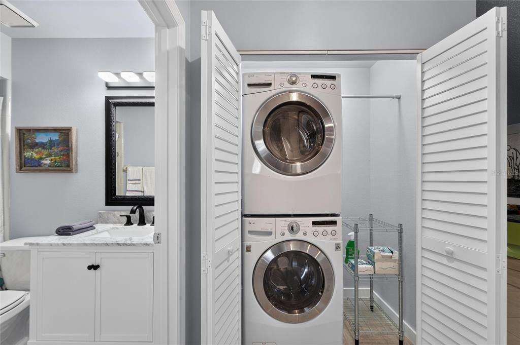 For Sale: $142,000 (2 beds, 2 baths, 1073 Square Feet)
