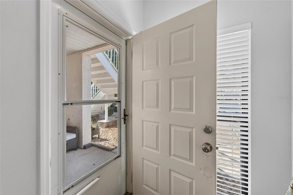 For Sale: $142,000 (2 beds, 2 baths, 1073 Square Feet)