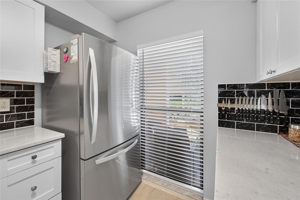 For Sale: $142,000 (2 beds, 2 baths, 1073 Square Feet)