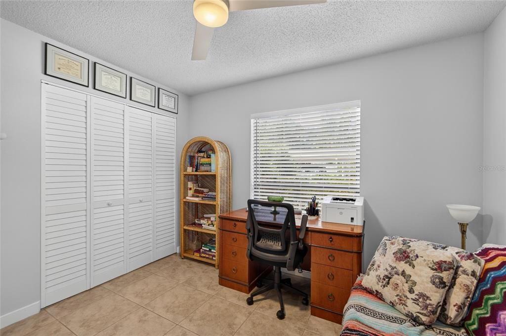 For Sale: $142,000 (2 beds, 2 baths, 1073 Square Feet)