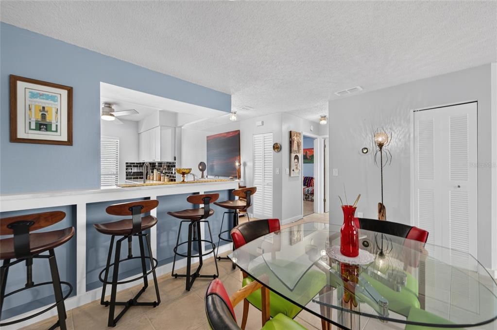 For Sale: $142,000 (2 beds, 2 baths, 1073 Square Feet)