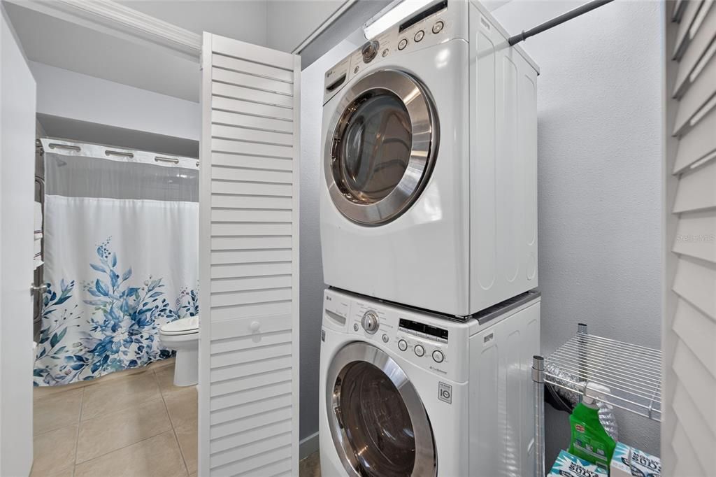 For Sale: $142,000 (2 beds, 2 baths, 1073 Square Feet)