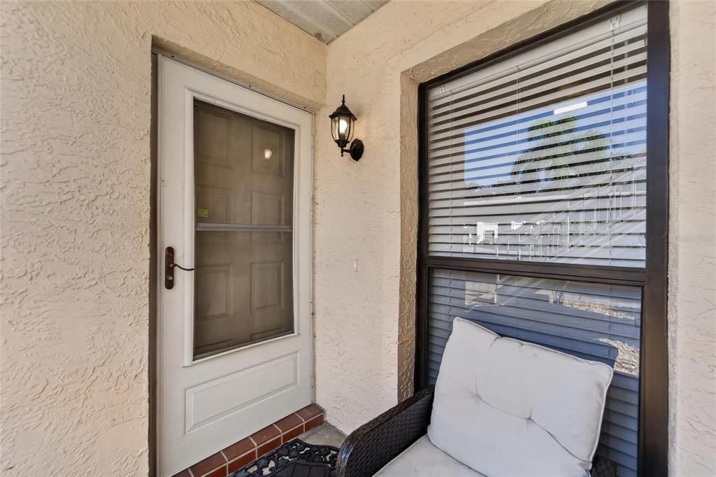For Sale: $142,000 (2 beds, 2 baths, 1073 Square Feet)