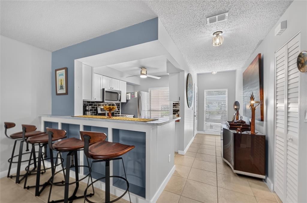 For Sale: $142,000 (2 beds, 2 baths, 1073 Square Feet)