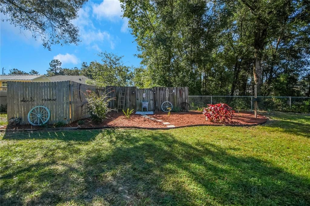 For Sale: $307,000 (4 beds, 2 baths, 1642 Square Feet)