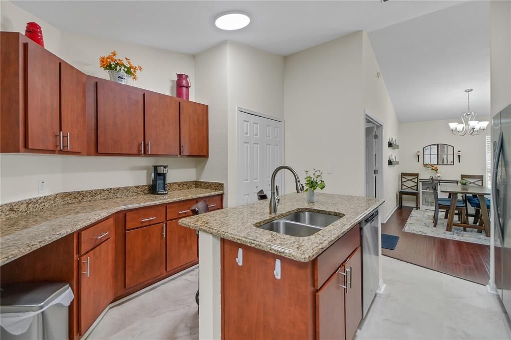 For Sale: $307,000 (4 beds, 2 baths, 1642 Square Feet)