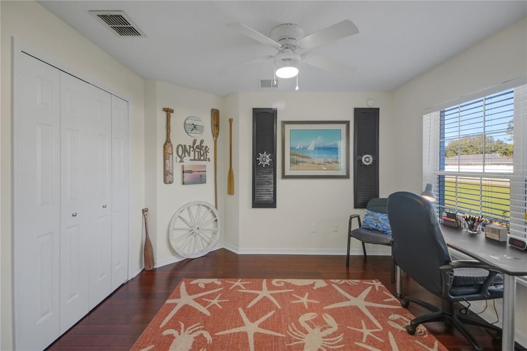 For Sale: $307,000 (4 beds, 2 baths, 1642 Square Feet)