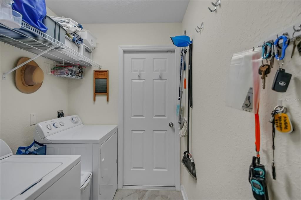 For Sale: $307,000 (4 beds, 2 baths, 1642 Square Feet)