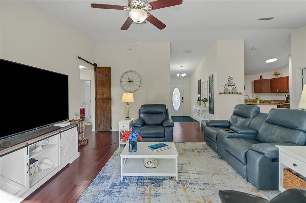 For Sale: $307,000 (4 beds, 2 baths, 1642 Square Feet)