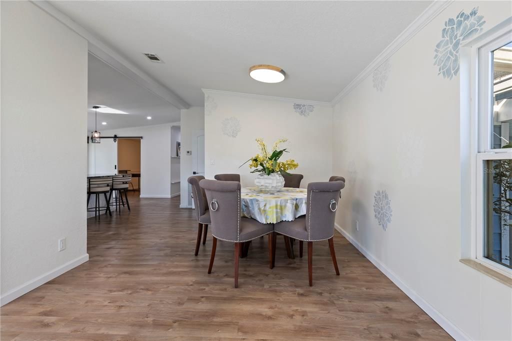For Sale: $250,000 (2 beds, 2 baths, 1518 Square Feet)
