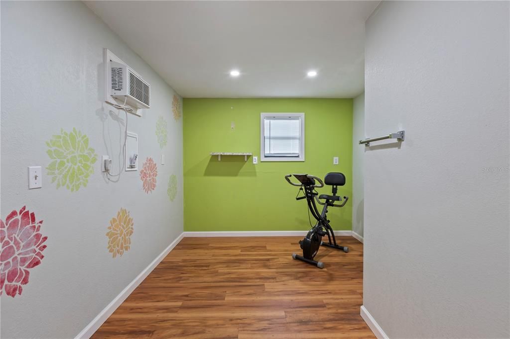 For Sale: $250,000 (2 beds, 2 baths, 1518 Square Feet)