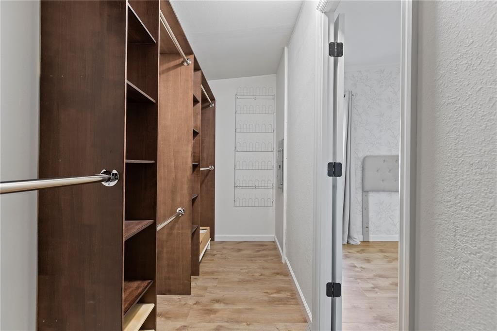 For Sale: $250,000 (2 beds, 2 baths, 1518 Square Feet)