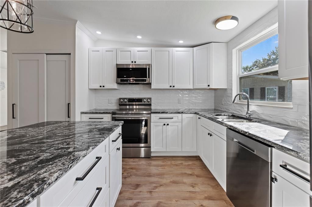 For Sale: $250,000 (2 beds, 2 baths, 1518 Square Feet)