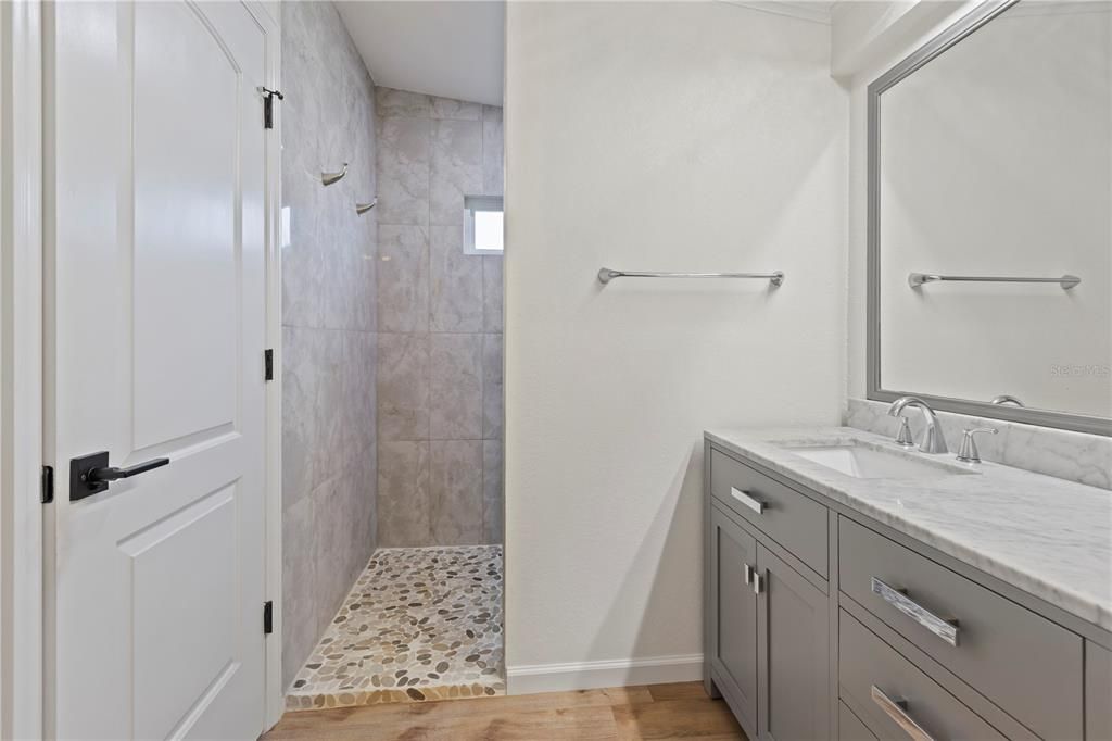 For Sale: $250,000 (2 beds, 2 baths, 1518 Square Feet)