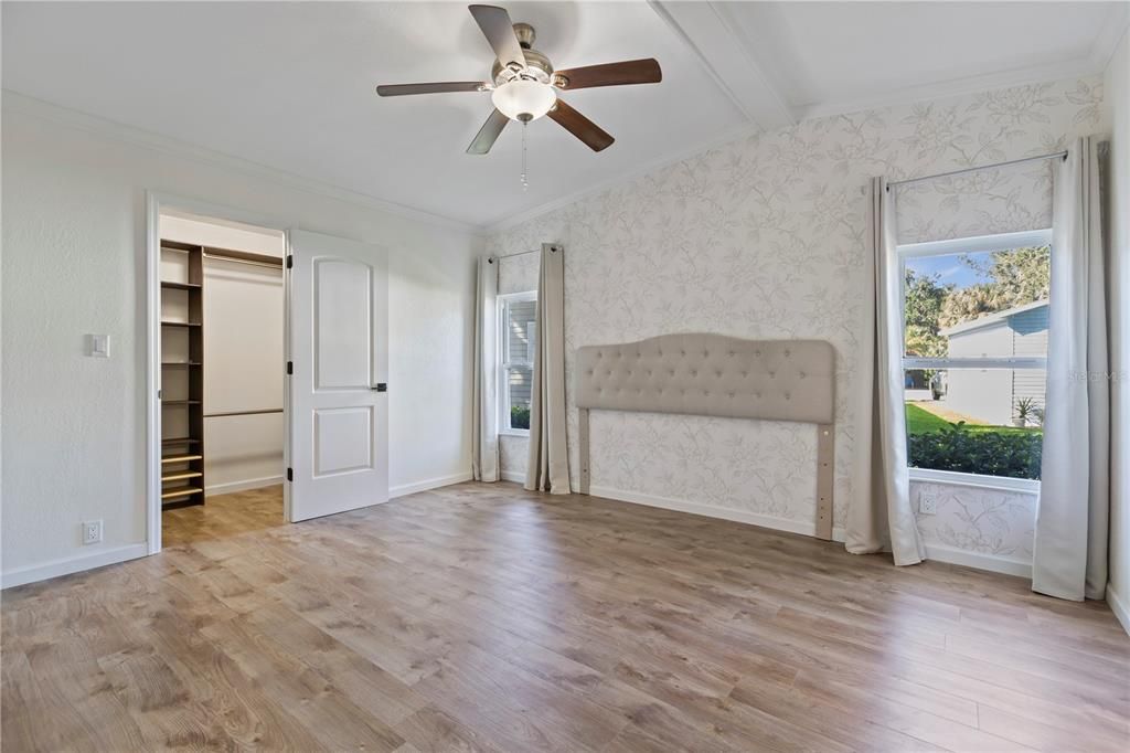 For Sale: $250,000 (2 beds, 2 baths, 1518 Square Feet)