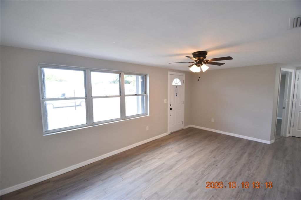 For Rent: $1,650 (2 beds, 1 baths, 1036 Square Feet)