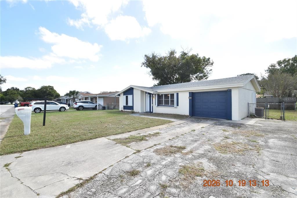 For Rent: $1,650 (2 beds, 1 baths, 1036 Square Feet)