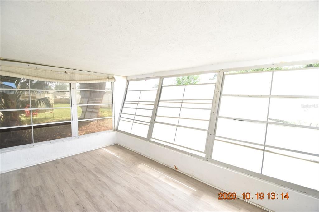 For Rent: $1,650 (2 beds, 1 baths, 1036 Square Feet)