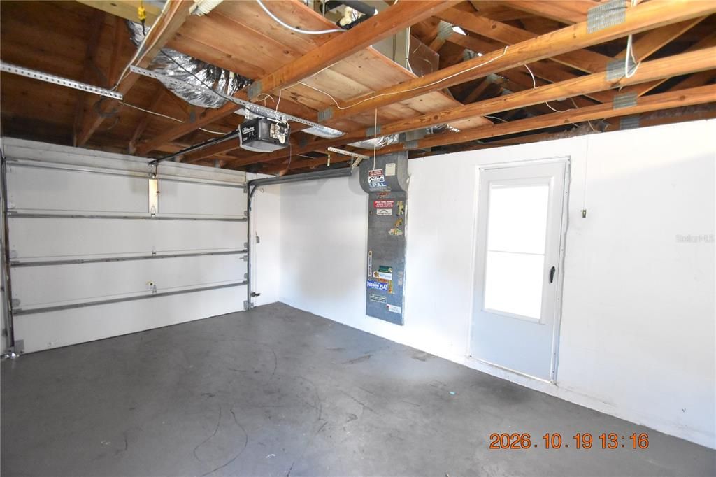 For Rent: $1,650 (2 beds, 1 baths, 1036 Square Feet)