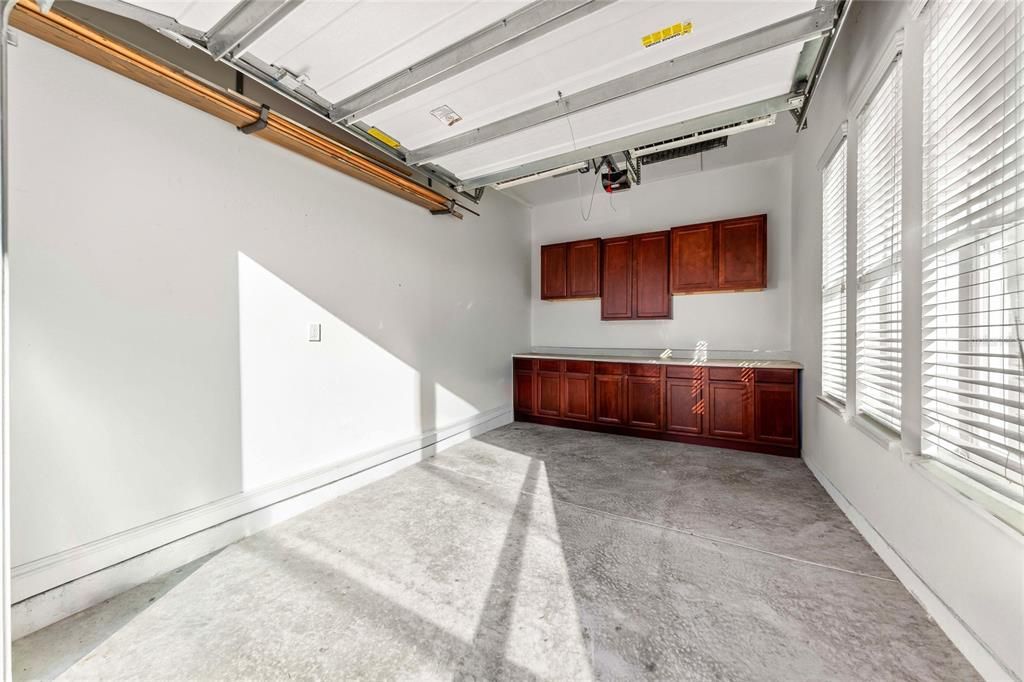 En Venta: $699,000 (2 camas, 2 baños, 2566 Pies cuadrados)