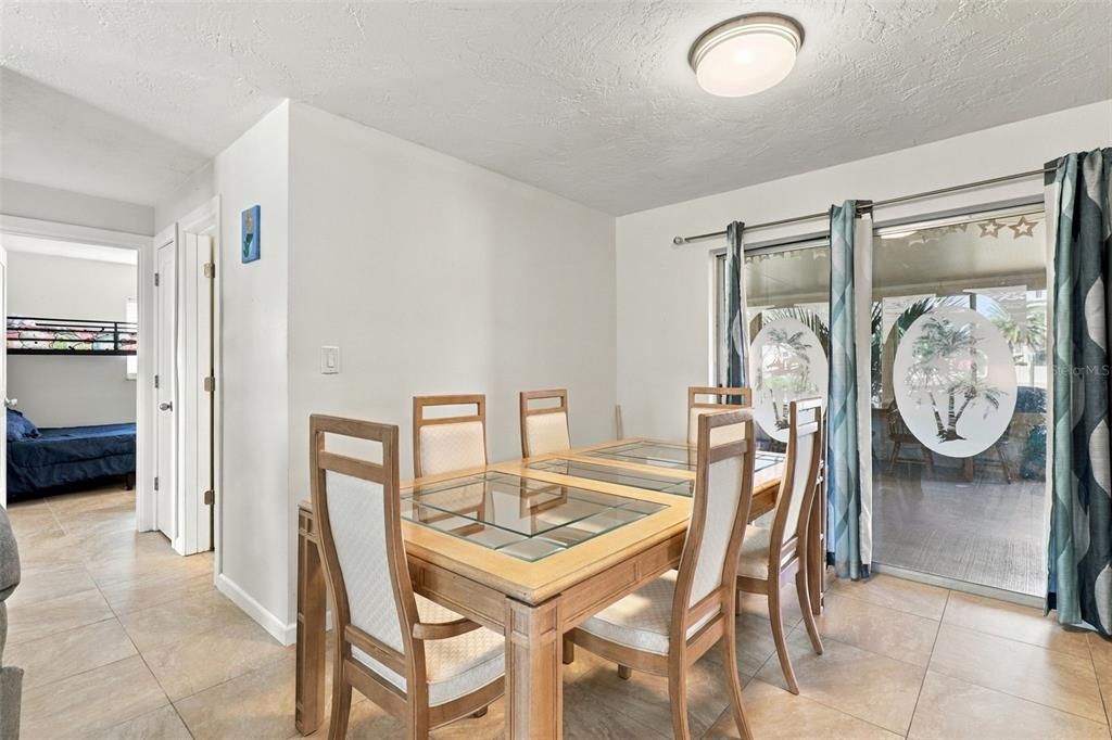 For Sale: $390,000 (3 beds, 2 baths, 1218 Square Feet)