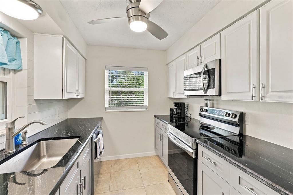 For Sale: $390,000 (3 beds, 2 baths, 1218 Square Feet)