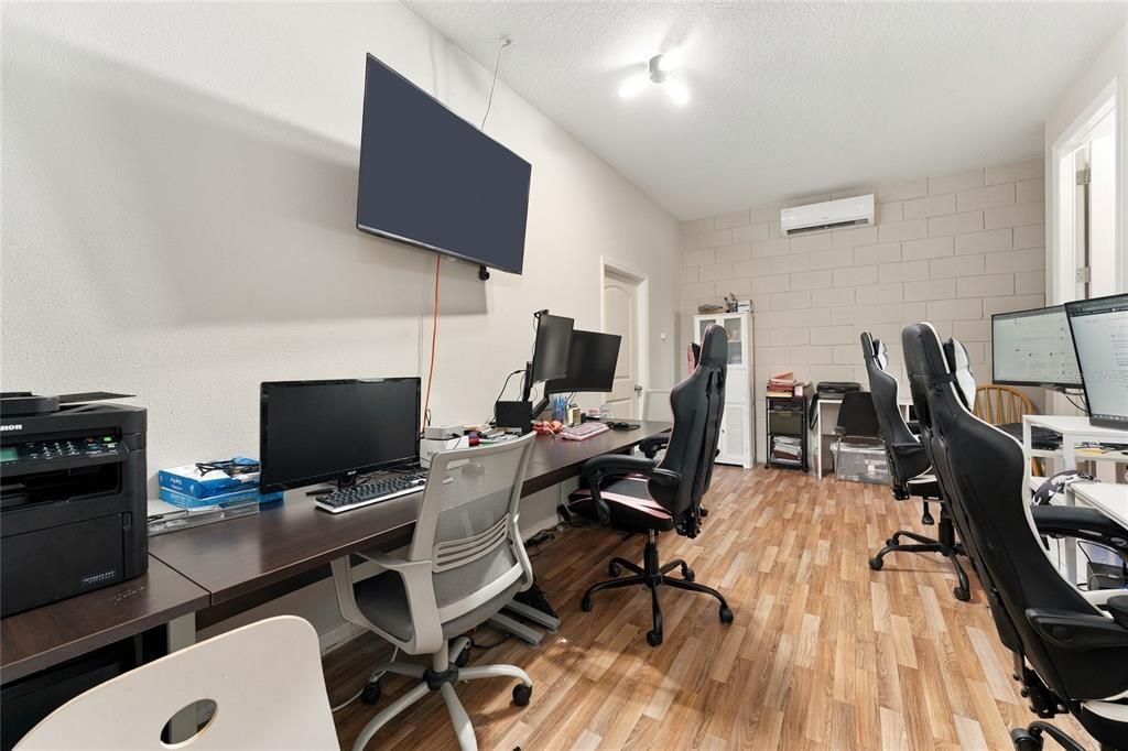 En Venta: $440,000 (5 camas, 3 baños, 2611 Pies cuadrados)