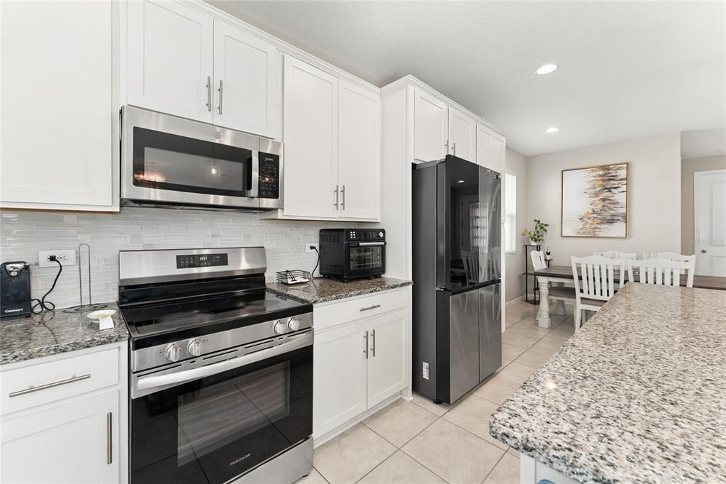 En Venta: $440,000 (5 camas, 3 baños, 2611 Pies cuadrados)