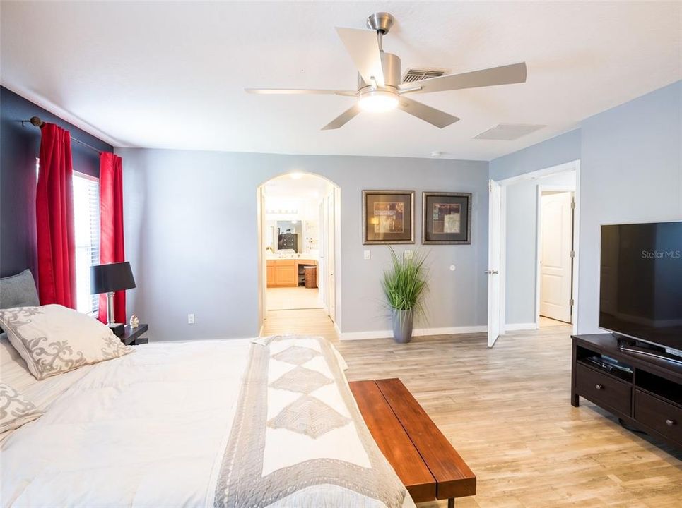 En Venta: $595,000 (4 camas, 3 baños, 2852 Pies cuadrados)