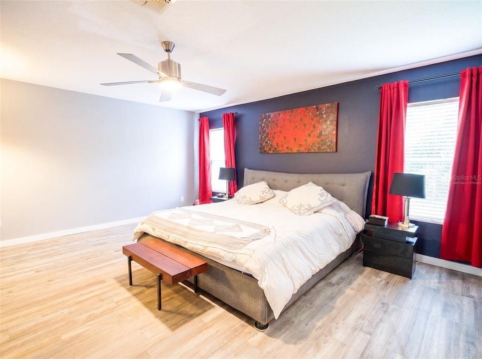 En Venta: $595,000 (4 camas, 3 baños, 2852 Pies cuadrados)