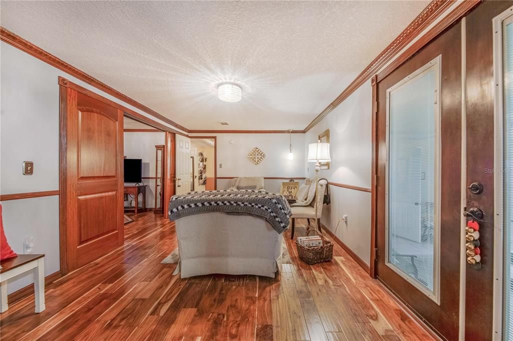 For Sale: $190,000 (3 beds, 3 baths, 1464 Square Feet)