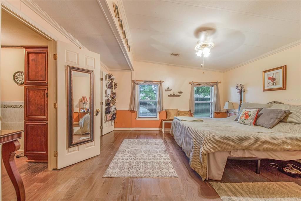 For Sale: $190,000 (3 beds, 3 baths, 1464 Square Feet)