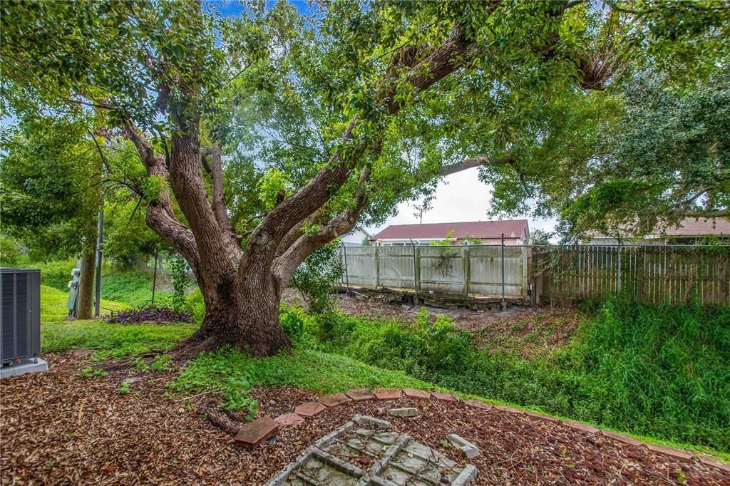 For Sale: $190,000 (3 beds, 3 baths, 1464 Square Feet)