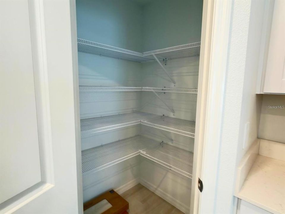 В аренду: $2,450 (4 спален, 2 ванн, 1817 Квадратных фут)