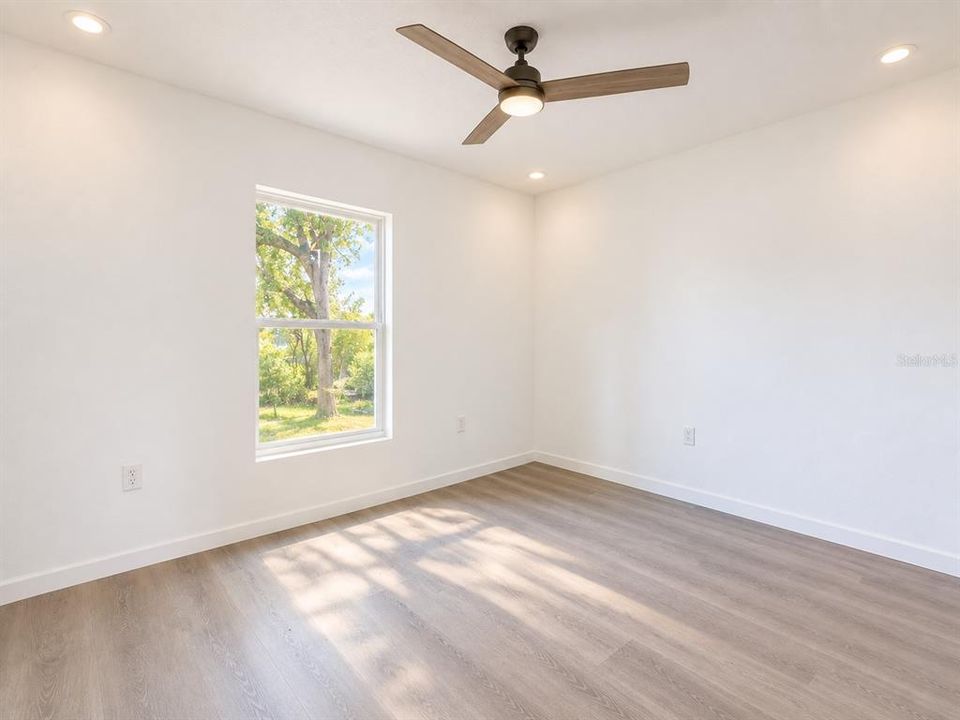 For Sale: $245,000 (3 beds, 2 baths, 1173 Square Feet)